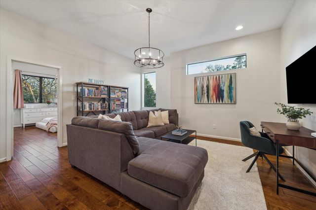 10818 Pepper Lane, Houston, TX 77079