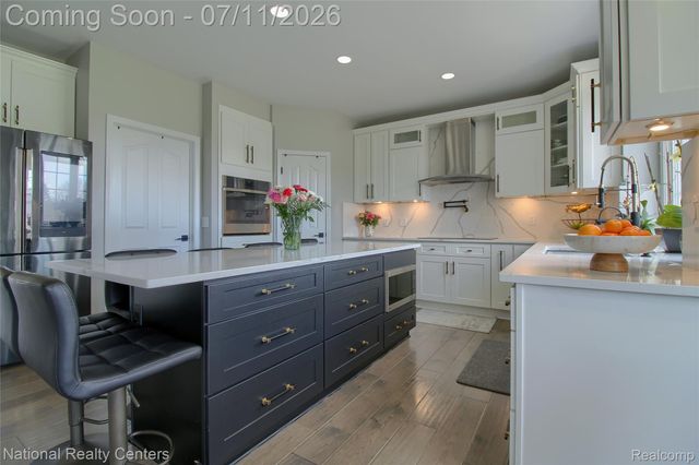 429 Delaford Court, Canton Charter Township, MI 48188