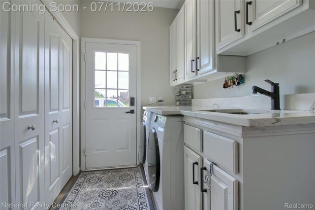 429 Delaford Court, Canton Charter Township, MI 48188