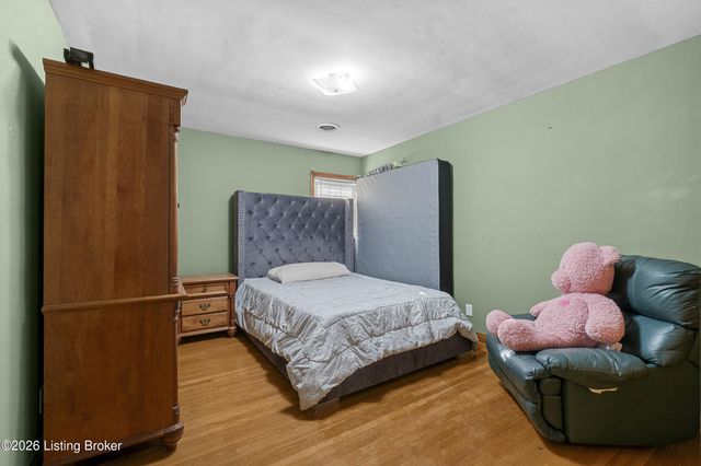 2202 Mary Catherine Dr, Louisville, KY 40216