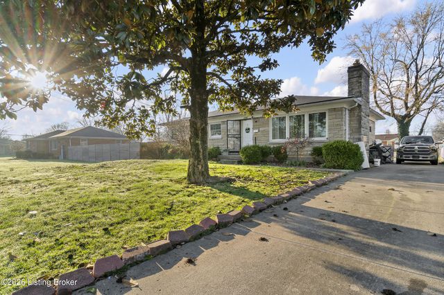 2202 Mary Catherine Dr, Louisville, KY 40216