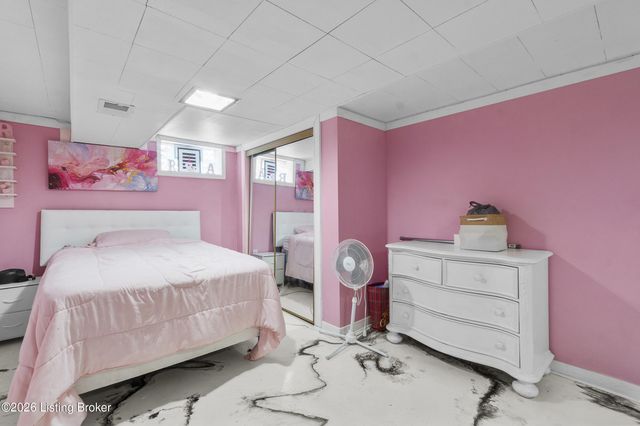 2202 Mary Catherine Dr, Louisville, KY 40216