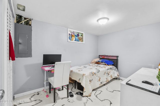 2202 Mary Catherine Dr, Louisville, KY 40216