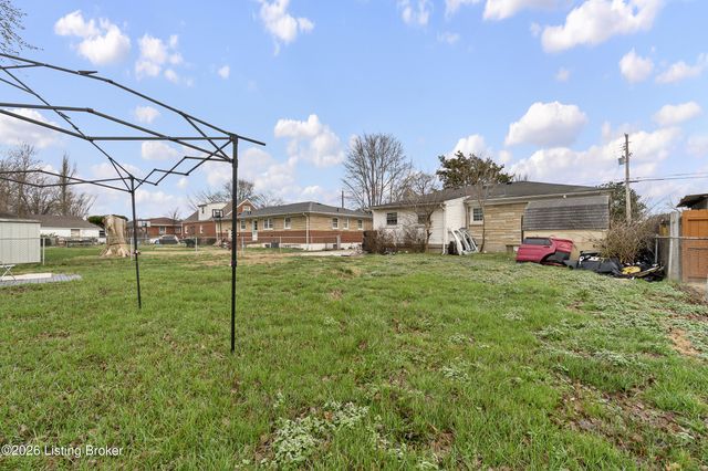 2202 Mary Catherine Dr, Louisville, KY 40216