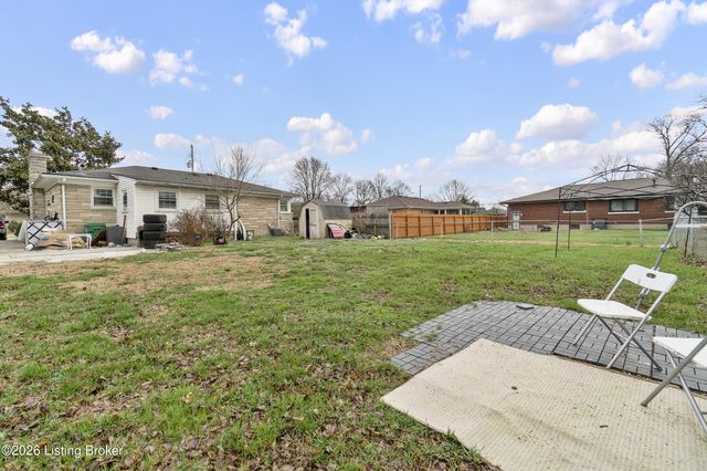 2202 Mary Catherine Dr, Louisville, KY 40216