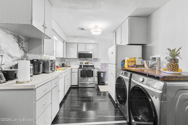 2202 Mary Catherine Dr, Louisville, KY 40216