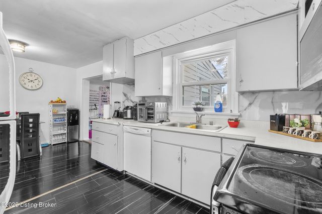 2202 Mary Catherine Dr, Louisville, KY 40216