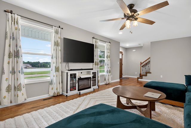 3933 Winter Haven Dr, Cookeville, TN 38501