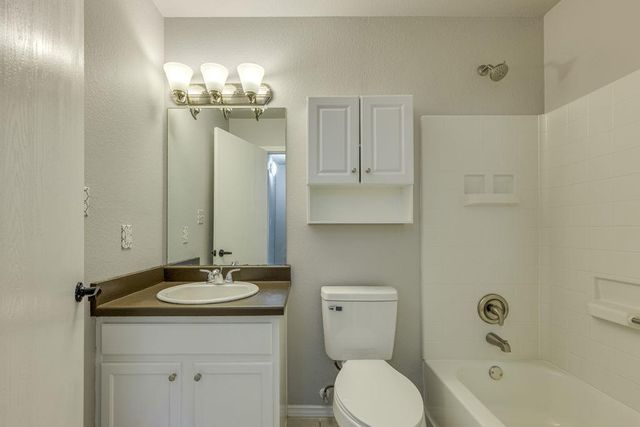 12521 Campana DR, Del Valle, TX 78617