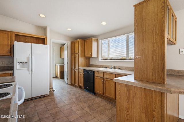 6690 E Sahuarita Road, Sahuarita, AZ 85629