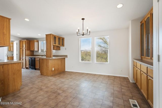 6690 E Sahuarita Road, Sahuarita, AZ 85629