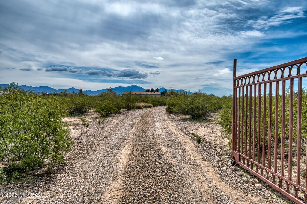6690 E Sahuarita Road, Sahuarita, AZ 85629