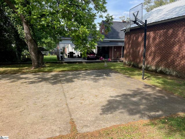 101 Ballenger Avenue, Greer, SC 29650