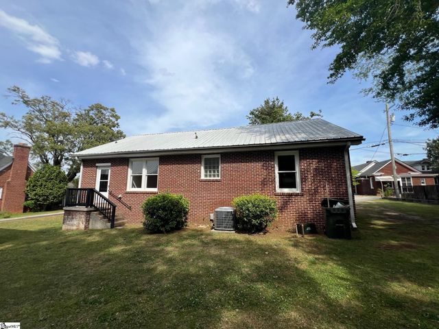 101 Ballenger Avenue, Greer, SC 29650