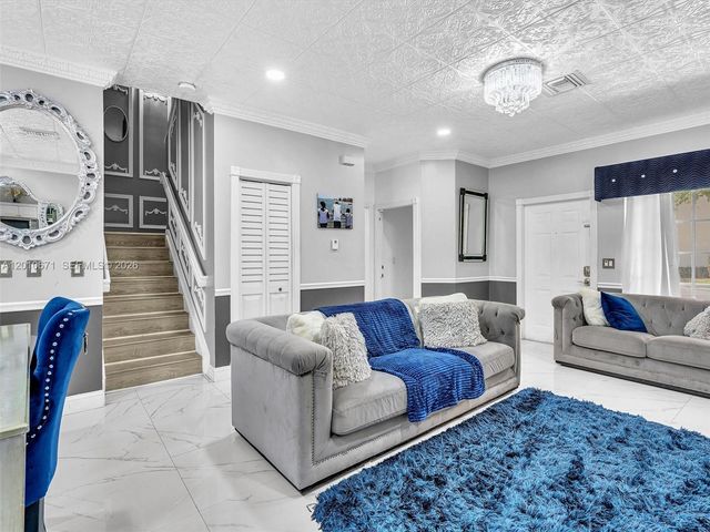 7659 N Stonecreek Circle, Davie, FL 33024