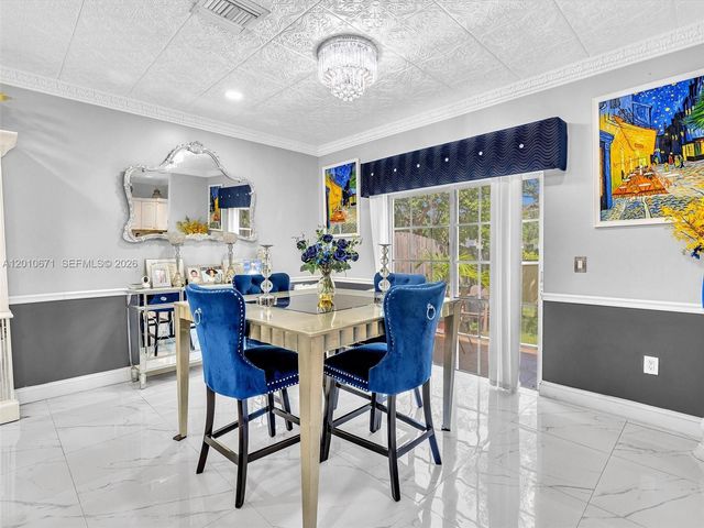 7659 N Stonecreek Circle, Davie, FL 33024