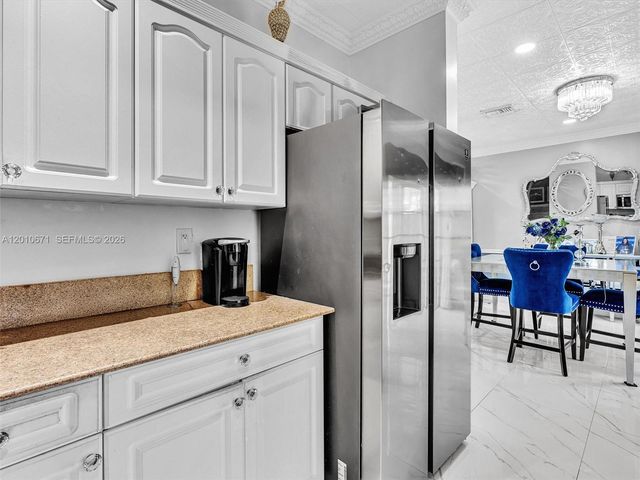 7659 N Stonecreek Circle, Davie, FL 33024