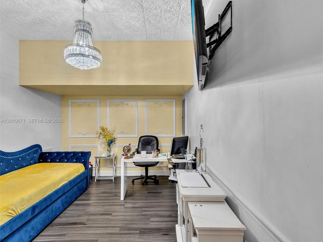 7659 N Stonecreek Circle, Davie, FL 33024