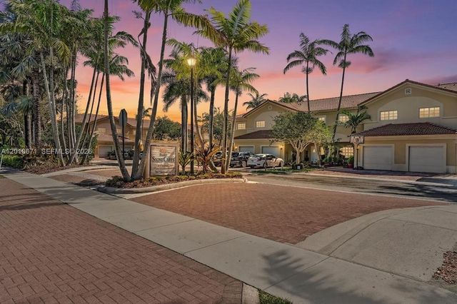 7659 N Stonecreek Circle, Davie, FL 33024