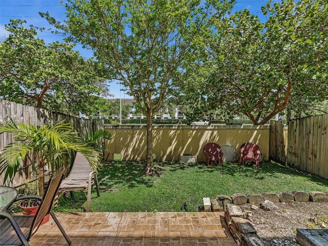 7659 N Stonecreek Circle, Davie, FL 33024