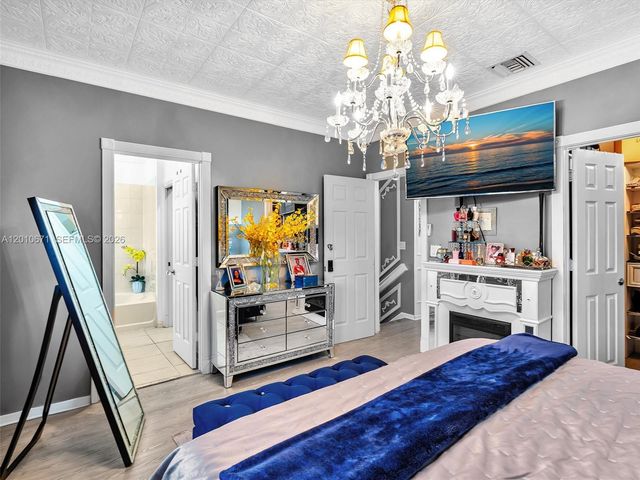 7659 N Stonecreek Circle, Davie, FL 33024