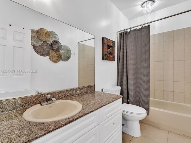 7659 N Stonecreek Circle, Davie, FL 33024