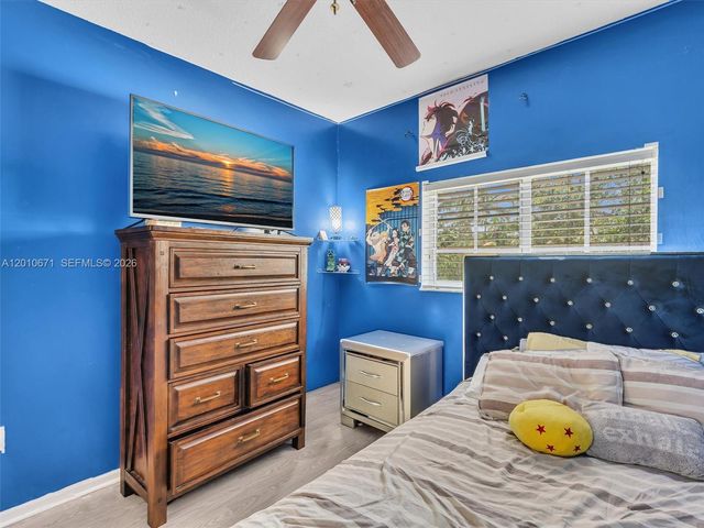 7659 N Stonecreek Circle, Davie, FL 33024