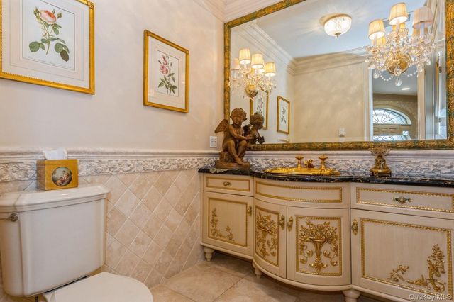 85 Eleventh Street, Garden City, NY 11530