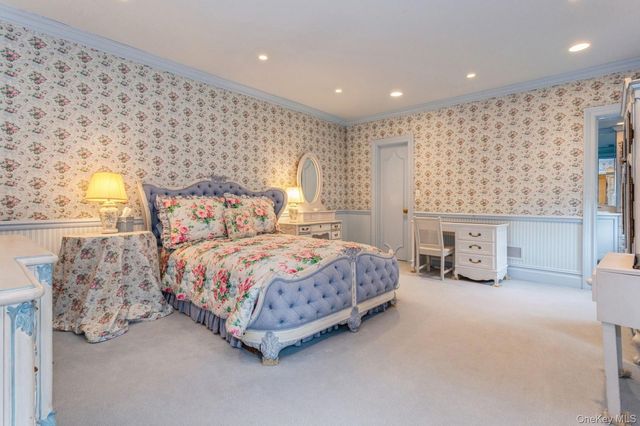 85 Eleventh Street, Garden City, NY 11530