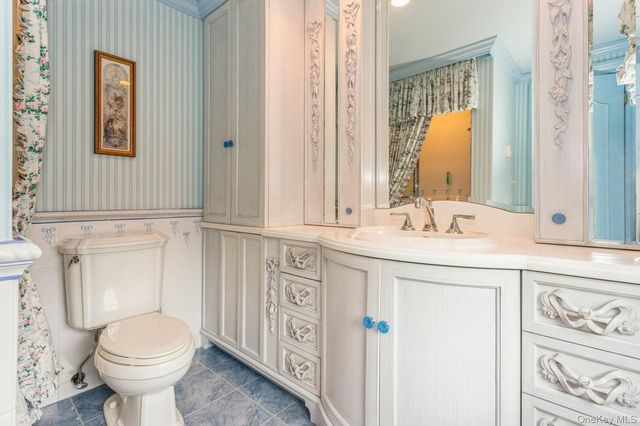 85 Eleventh Street, Garden City, NY 11530