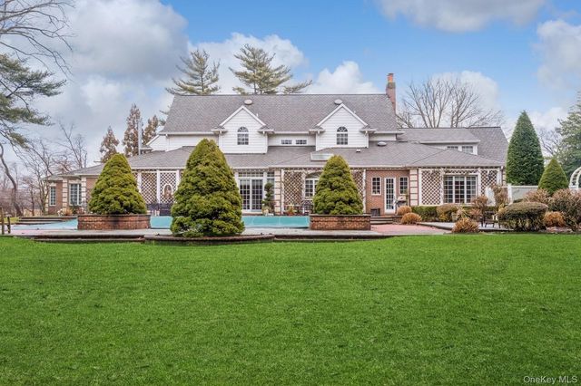 85 Eleventh Street, Garden City, NY 11530