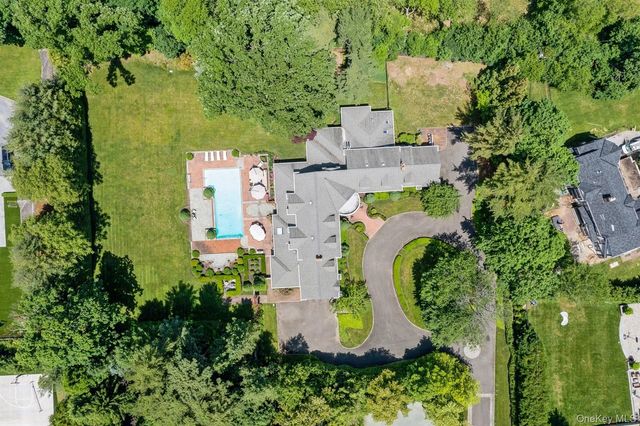 85 Eleventh Street, Garden City, NY 11530