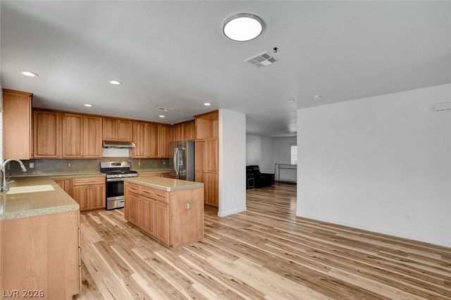 160 Kennet Court, Las Vegas, NV 89144