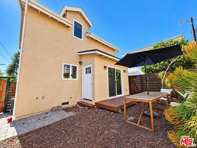 1658 S Carmelina Avenue, Los Angeles, CA 90025