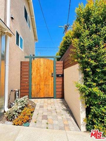 1658 S Carmelina Avenue, Los Angeles, CA 90025