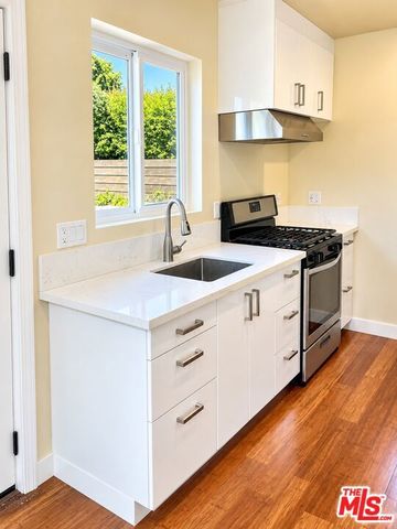 1658 S Carmelina Avenue, Los Angeles, CA 90025