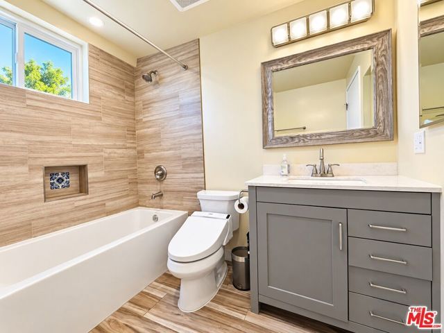 1658 S Carmelina Avenue, Los Angeles, CA 90025