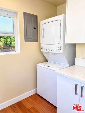 1658 S Carmelina Avenue, Los Angeles, CA 90025