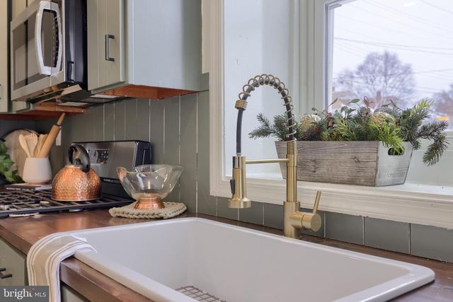 645 S MAIN ST, Red Lion, PA 17356