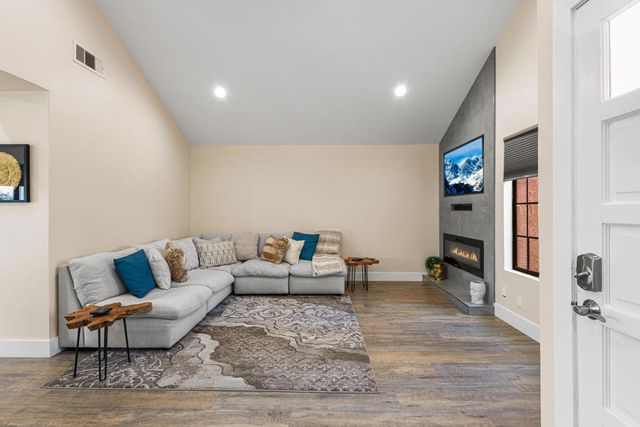 42405 Sultan Avenue, Palm Desert, CA 92211