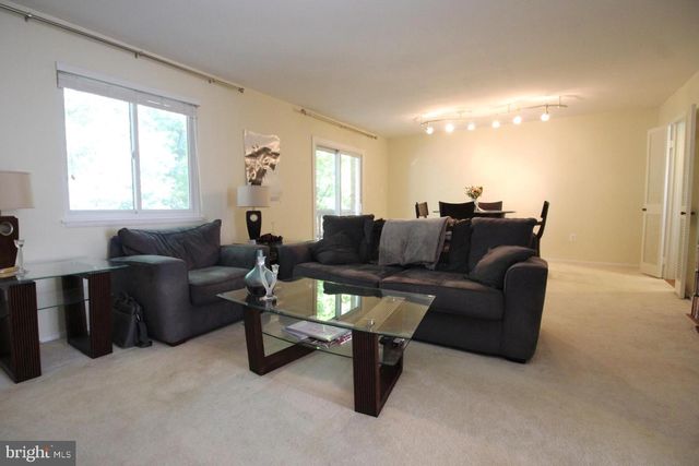 1403 GREENMONT CT, Reston, VA 20190