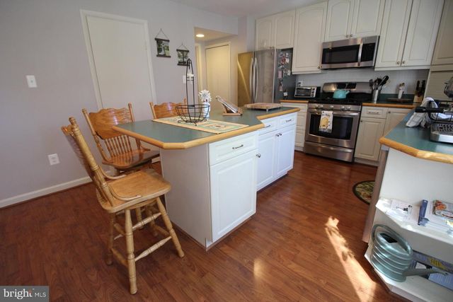 1403 GREENMONT CT, Reston, VA 20190