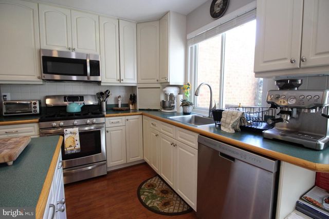1403 GREENMONT CT, Reston, VA 20190