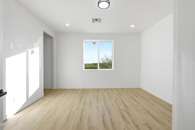 32933 W ELWOOD Street, Tonopah, AZ 85354