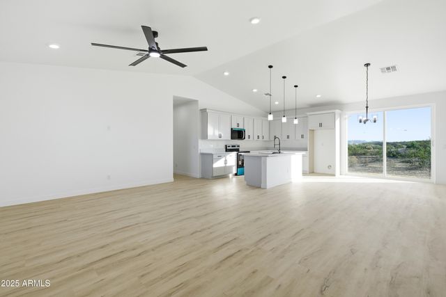 32933 W ELWOOD Street, Tonopah, AZ 85354