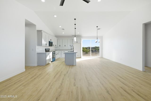 32933 W ELWOOD Street, Tonopah, AZ 85354