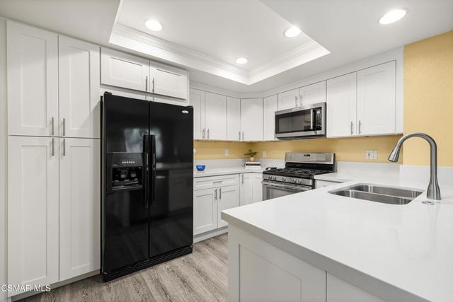 721 Blue Oak Avenue, Thousand Oaks, CA 91320