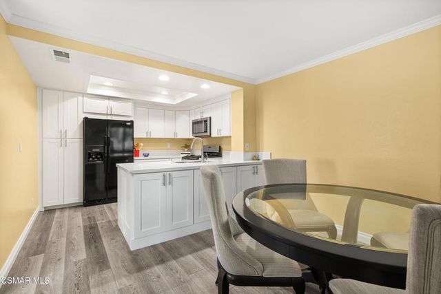 721 Blue Oak Avenue, Thousand Oaks, CA 91320