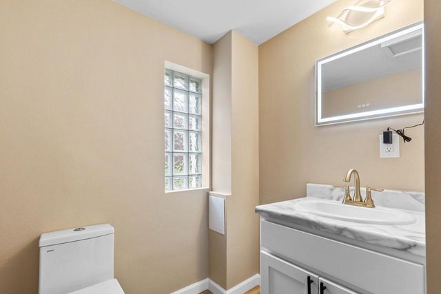 1637 Maple STREET, South Milwaukee, WI 53172