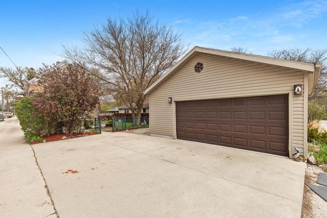 1637 Maple STREET, South Milwaukee, WI 53172